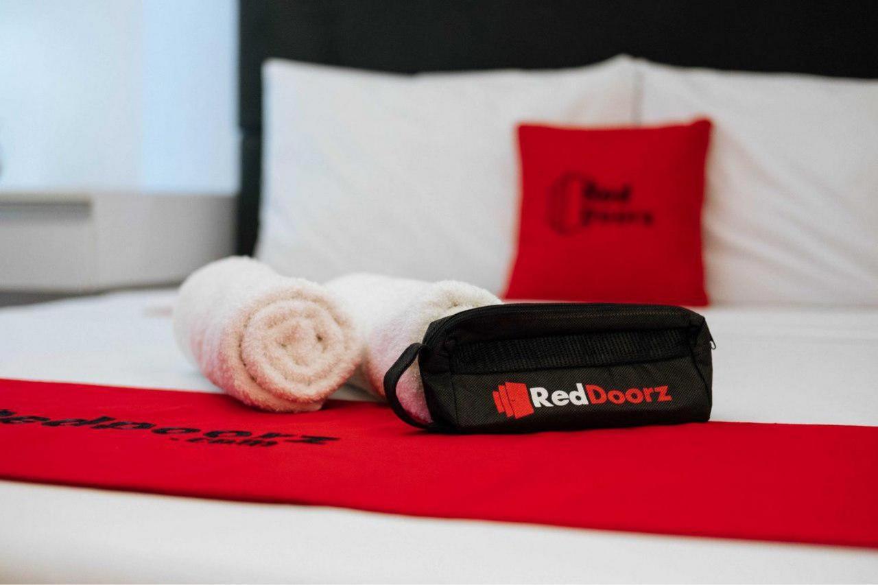 Reddoorz Near Alun Alun Magetan Hotel Екстериор снимка