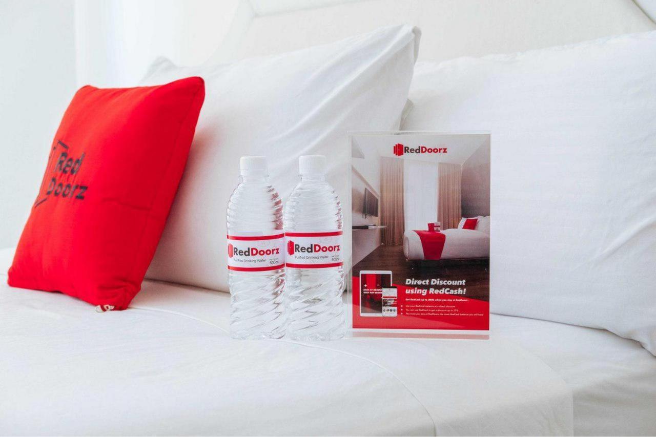 Reddoorz Near Alun Alun Magetan Hotel Екстериор снимка