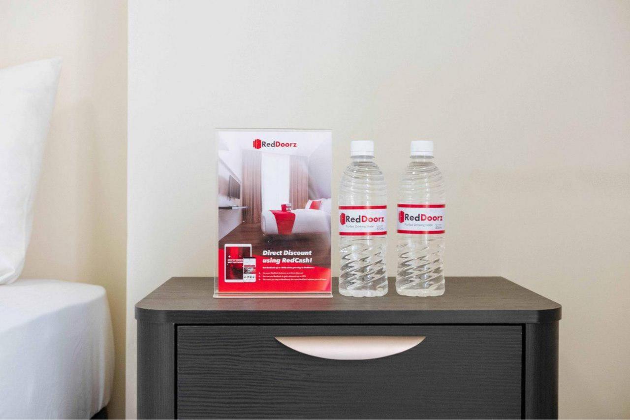 Reddoorz Near Alun Alun Magetan Hotel Екстериор снимка