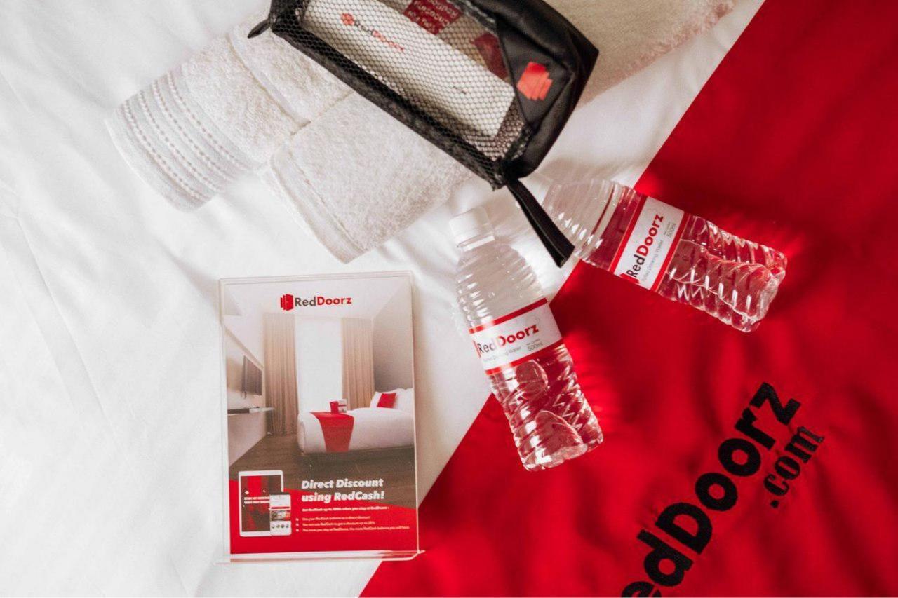 Reddoorz Near Alun Alun Magetan Hotel Екстериор снимка